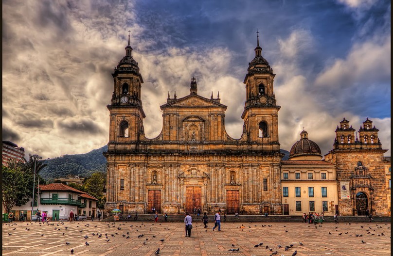 1024px-Catedral_Primada,_Bogota,_Colombia_(5796344537)